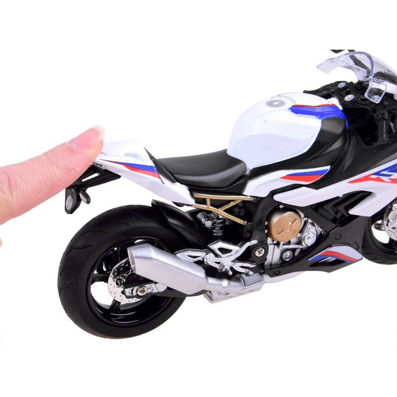 Mootorratta mudel BMW S1000RR valge